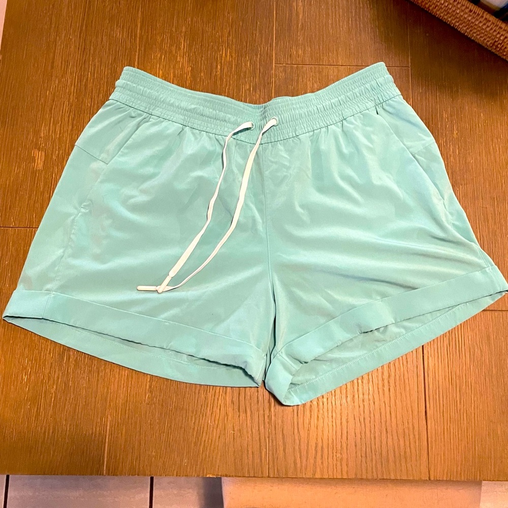 Lululemon Spring break away shorts, 8, Bali breeze